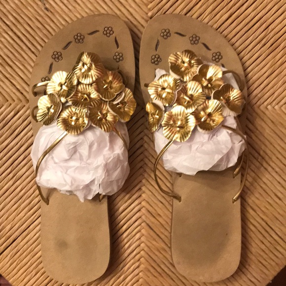 Super cute gold sandals, size 6. Barely worn! - Picture 2 of 4
